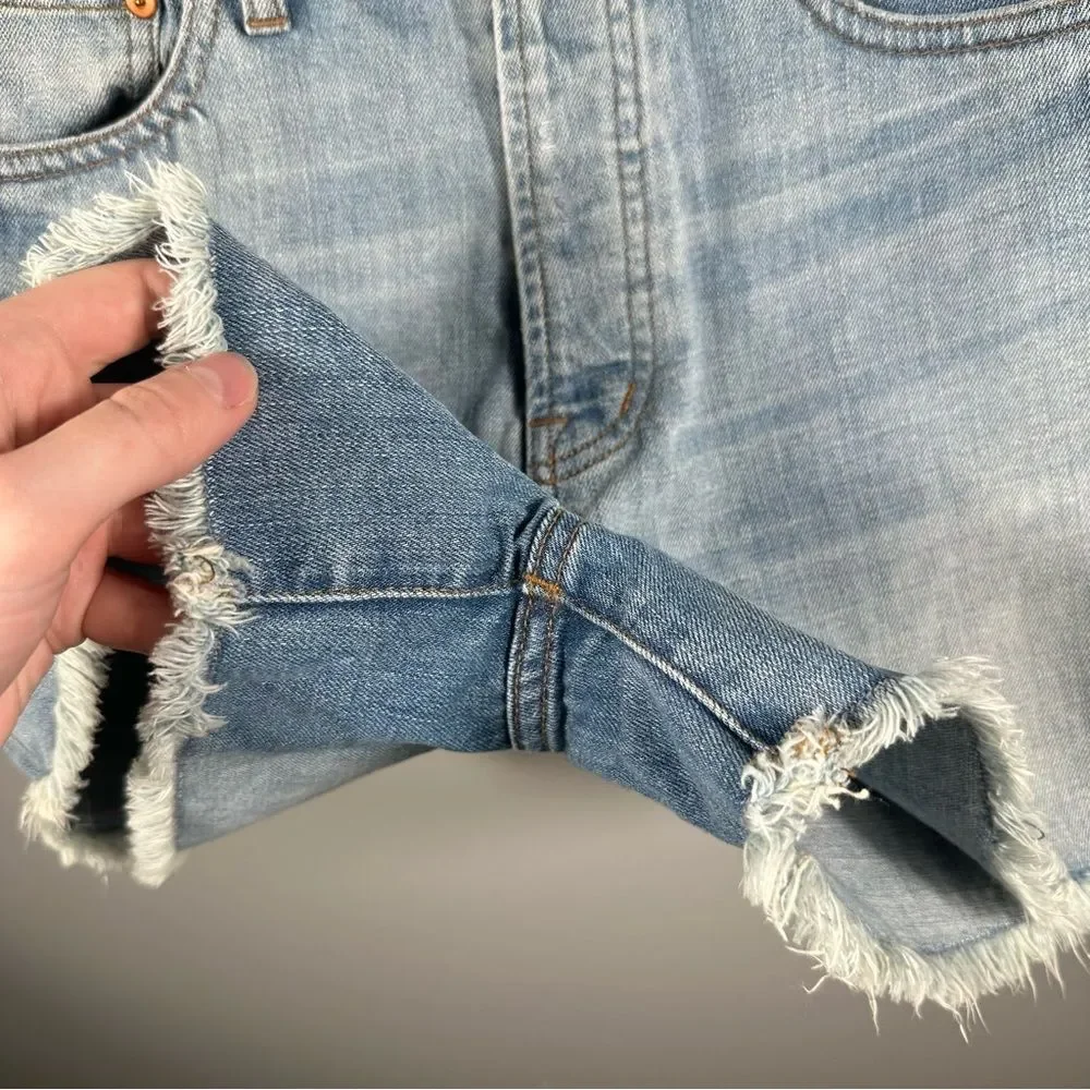 Madewell Light Wash Denim Frayed Hem The Perfect Summer Short Size 27 Summer